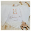 Lange blanc broderie initiale fleurie "Lou" – Image 11