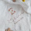 Lange blanc broderie initiale fleurie "Lou" – Image 21