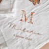 Lange blanc broderie initiale fleurie "Lou" – Image 10