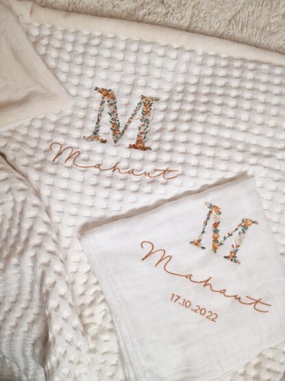 Lange blanc broderie initiale fleurie "Arthur" – Image 9