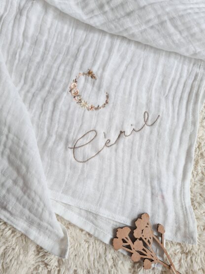 Lange blanc broderie initiale fleurie "Éloi"