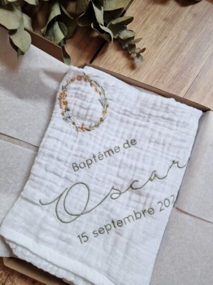 Lange blanc broderie initiale fleurie "Mahe" – Image 2