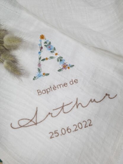 Lange blanc broderie initiale fleurie "Eden" – Image 3