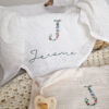 Lange blanc broderie initiale fleurie "Jérôme" – Image 2