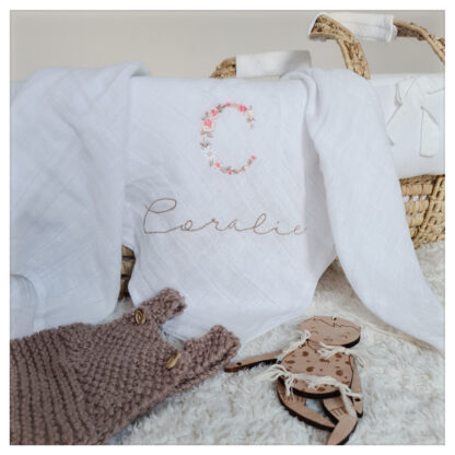 Lange blanc broderie initiale fleurie "Rose" – Image 7