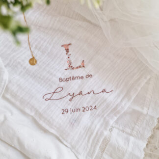 Lange blanc broderie initiale fleurie "Lyana"