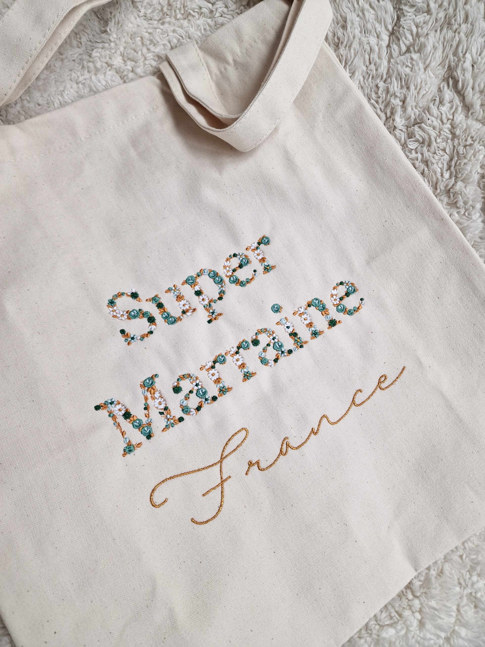Sac tote bag broderie mot fleurie "à personnaliser" – Image 5